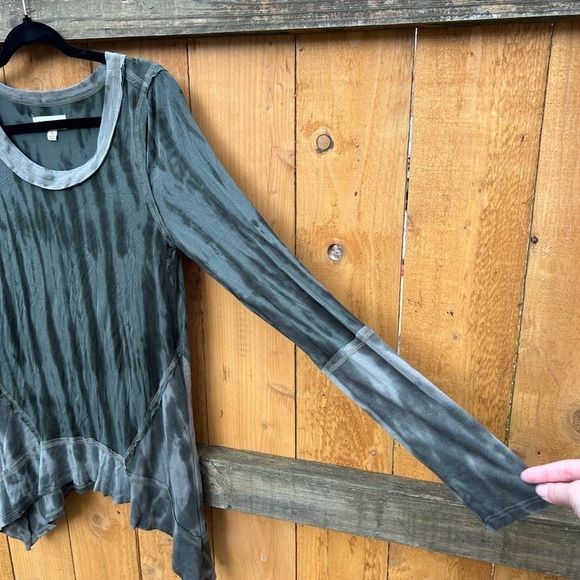 Knox Rose Womens Shark Bite Top Size Small Long Sleeve Green Tie dyed Grunge - Picture 4 of 13